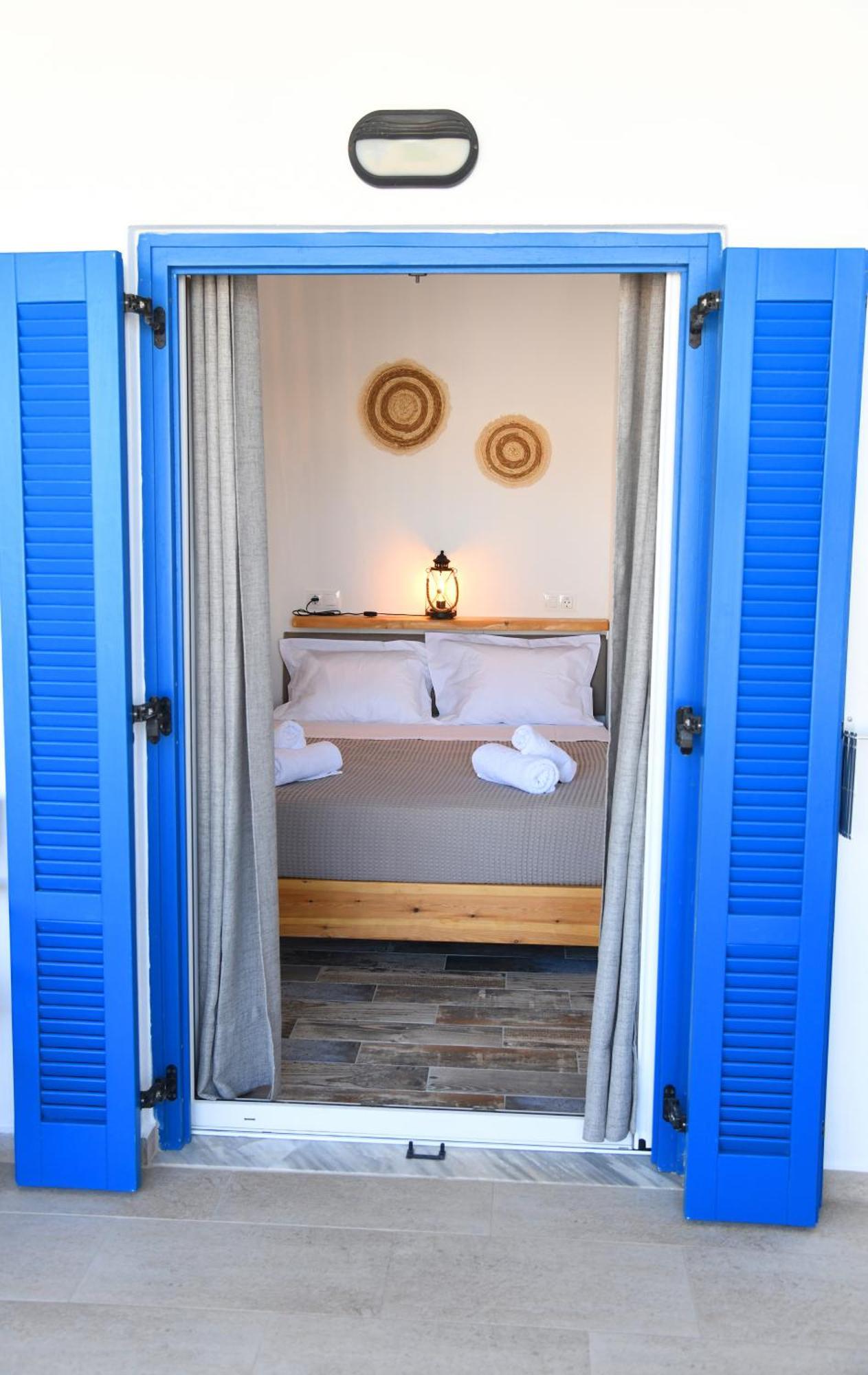 Petite Studios Batsi Batsíon Dış mekan fotoğraf