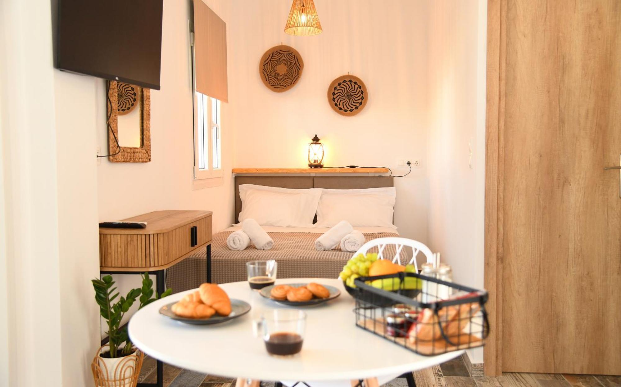 Petite Studios Batsi Batsíon Dış mekan fotoğraf