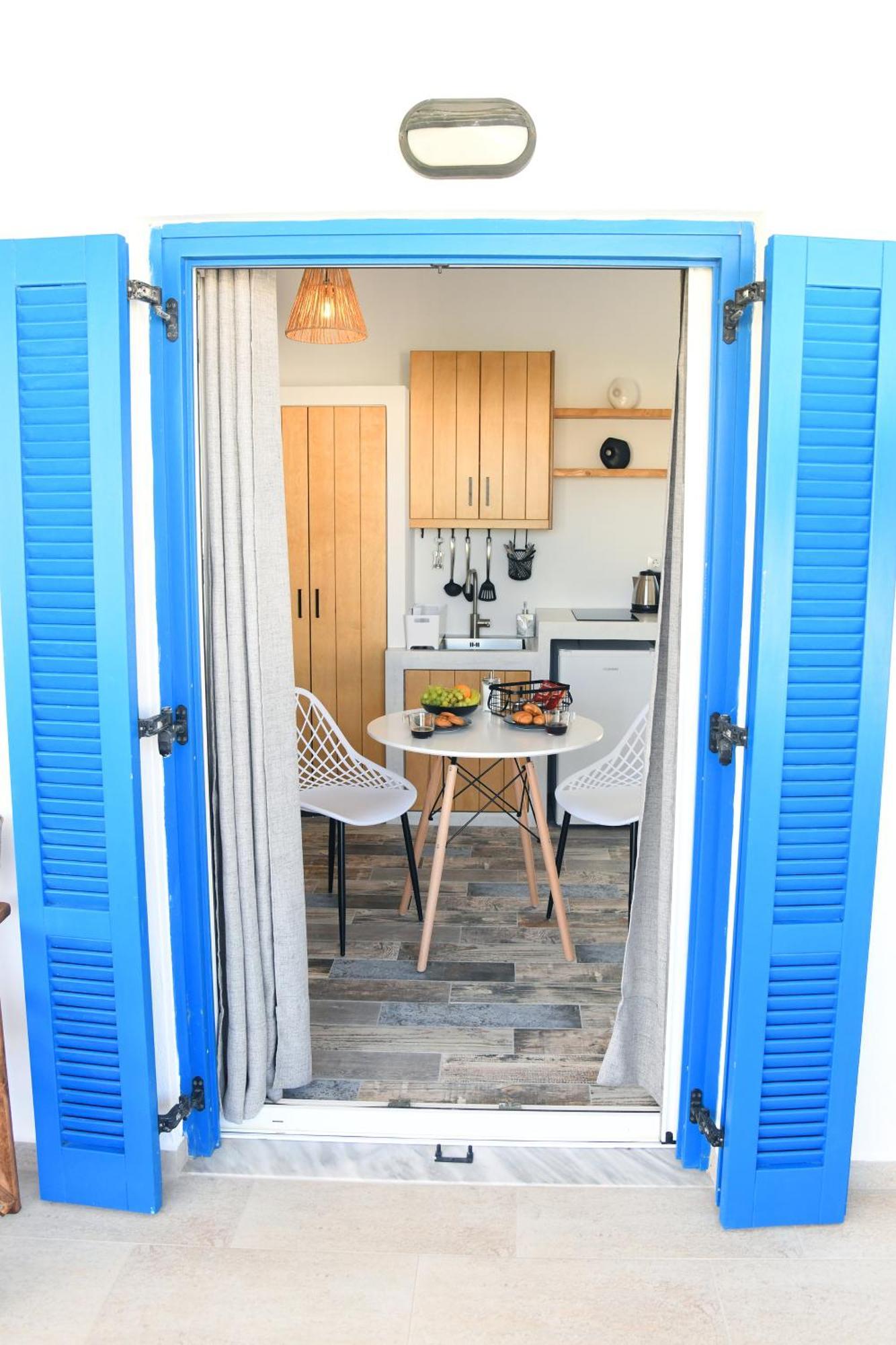 Petite Studios Batsi Batsíon Dış mekan fotoğraf